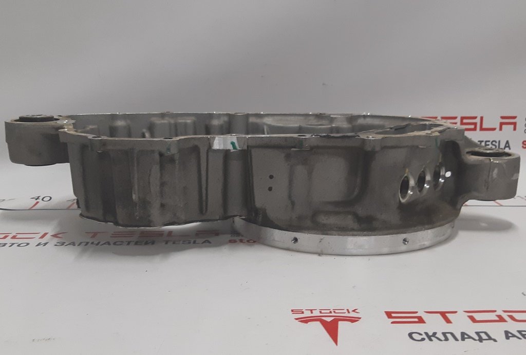 1 Motor gearbox housing with bearings assembly Tesla model S 1006205-00-E